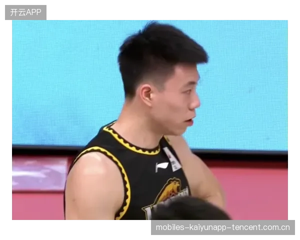 张镇麟反击暴扣扭转节奏：一次扣门后的信念与胜利